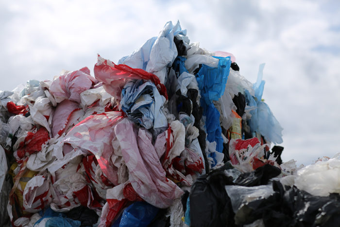 SIA „Eco Baltia vide” aicina: nededzini plēvi, nodod to pārstrādei!