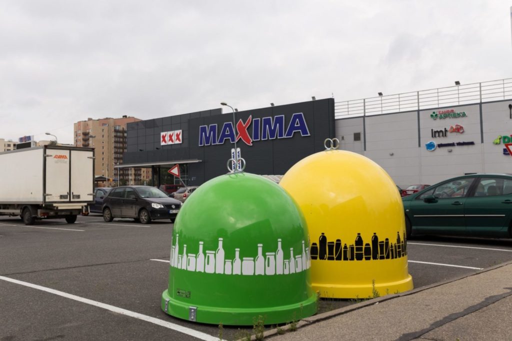 Paplašina stikla iepakojuma šķirošanas iespējas pie “Maxima” veikaliem reģionos