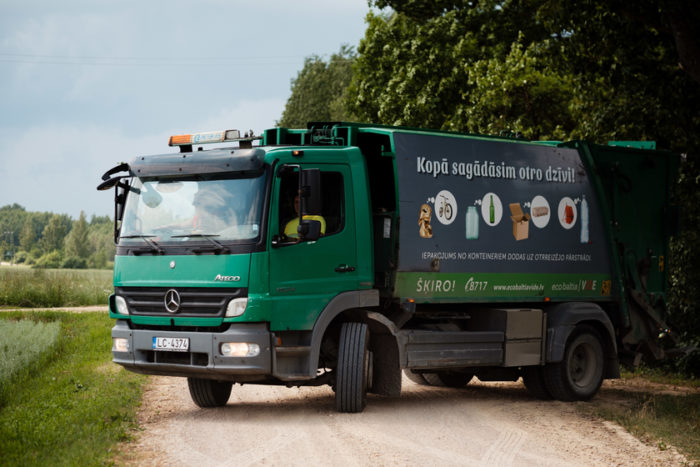 Vislatvijas “Stikla šķiratlonā” savāktas jau 60,75 tonnas izlietota stikla