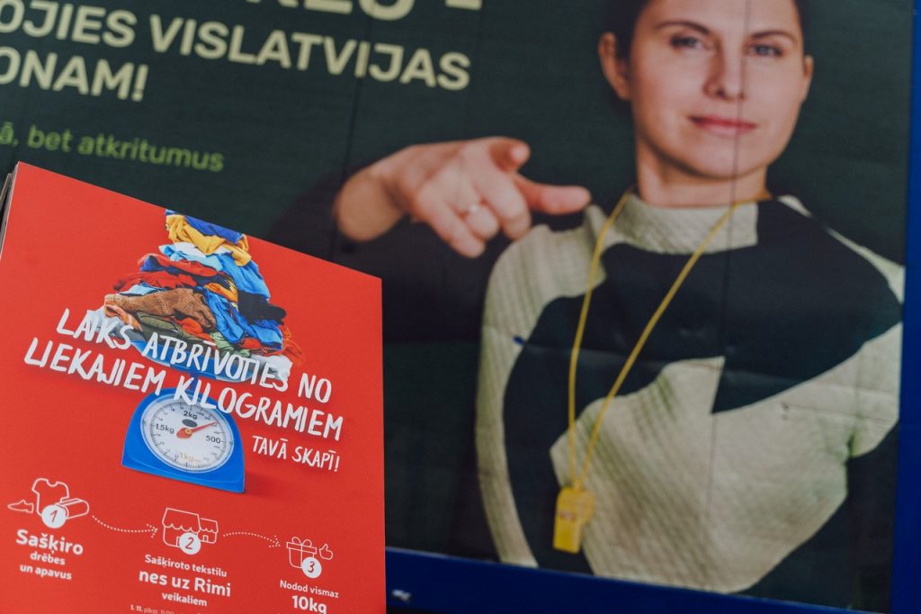 Atcelta tekstila šķirošanas akcija pie Rimi veikaliem Siguldā, Mārupē, Tukumā un Rīgā; ikviens aicināts nodot tekstilu šķirošanas konteineros pie Rimi
