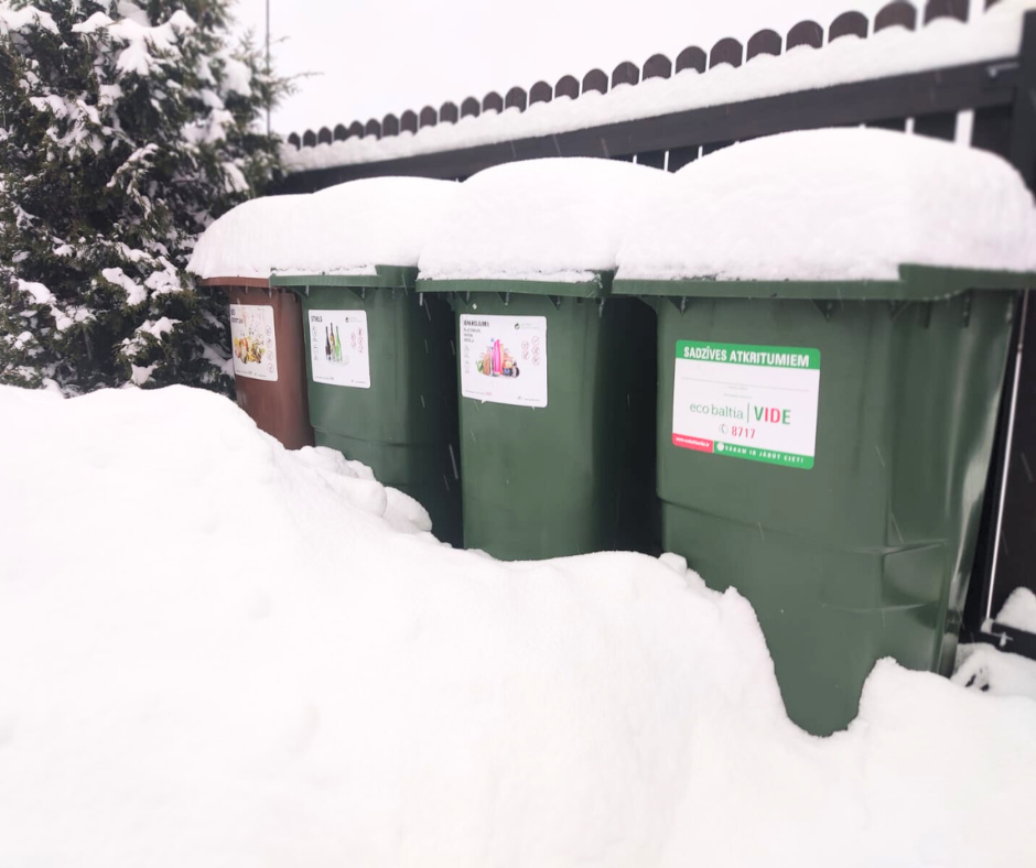 SIA “Eco Baltia vide” aicina informēt par traucētu piekļuvi atkritumu konteineriem apledojušu ceļu un sniega dēļ