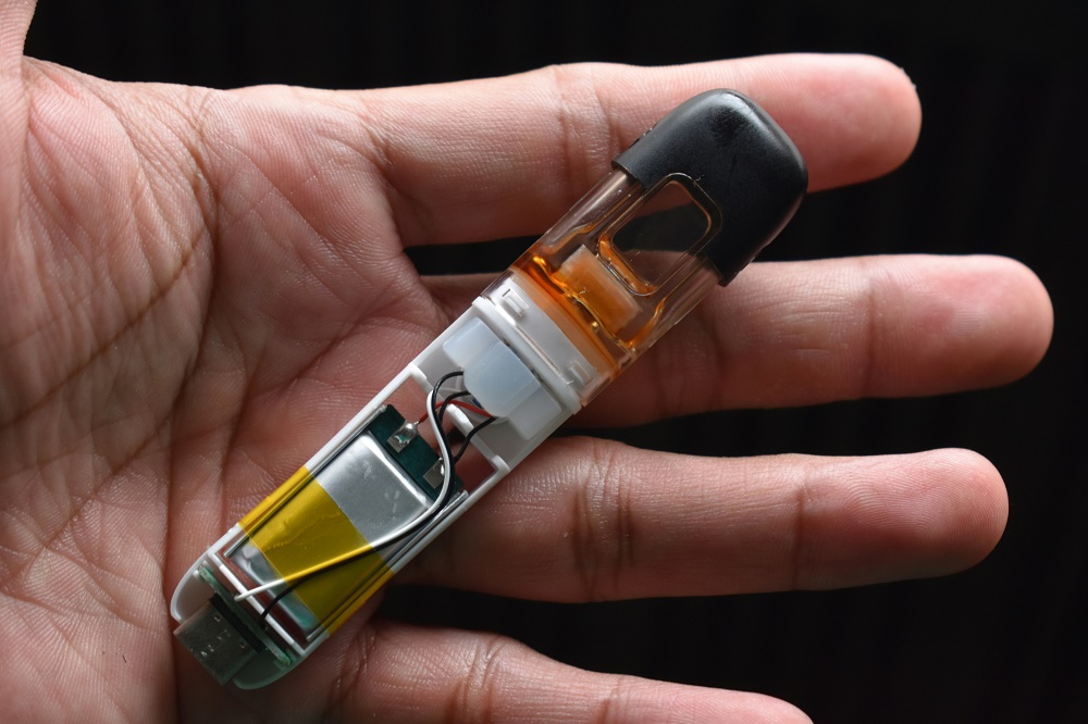 Baterijas, e-cigaretes un elektrotehnika atkritumos var kļūt par ugunsgrēka cēloni